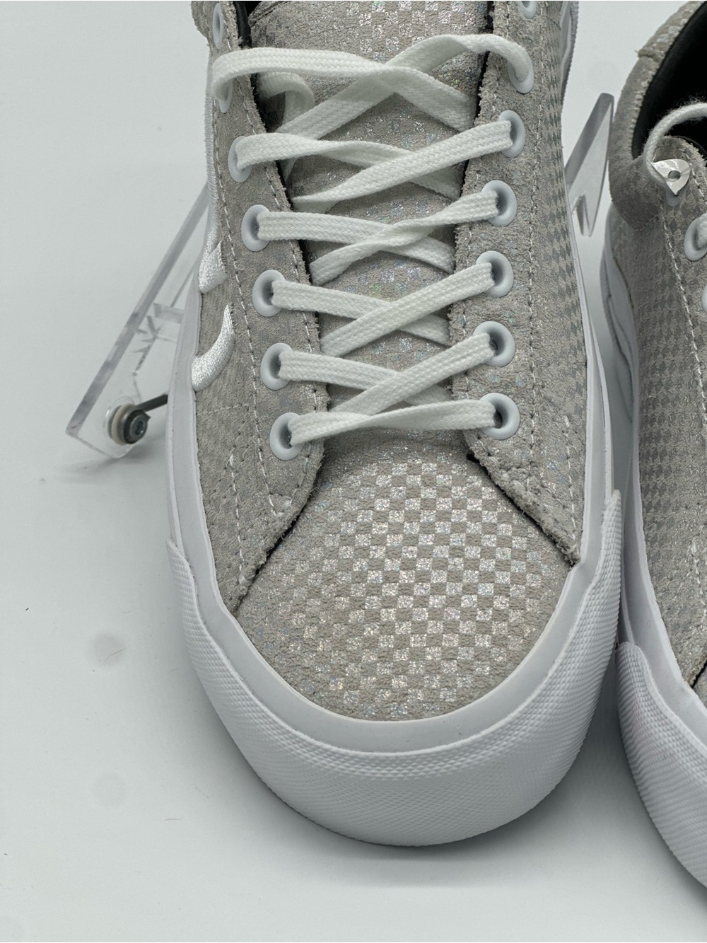 Vans Men’s Low-Top Sneakers in Light Silver and White - Picture 2 of 10